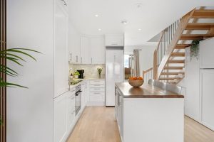 real-estate-condos-property-640x480-72790072.jpeg
