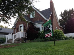 condopropertyreal-estate-640x480-75791834.jpeg
